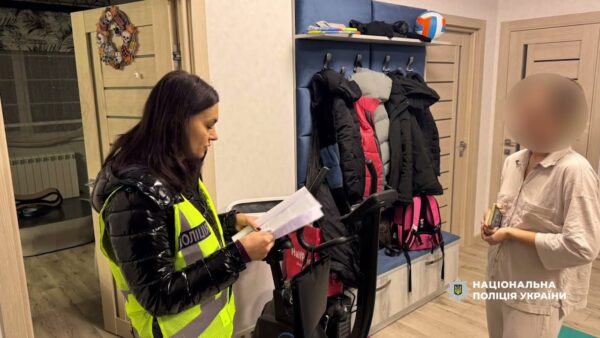 Нелегальна міграція іноземців та їх легалізація в Україні: поліцейські припинили злочинну схему