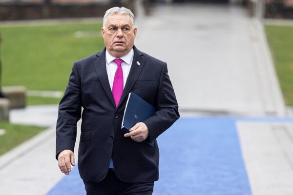 Кредит у &euro;90 млрд для України: ЗМІ назвали сценарії подолання вето Обрана