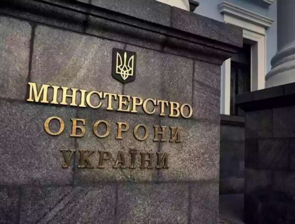 Мільйонний хабар та бронь від правосуддя як фігурант справ НАБУ залишається на чолі будівництва Міноборони