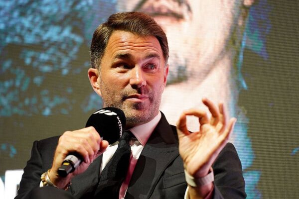 Промоутер вказав на бійця, який здобуде титул у важкій вазі