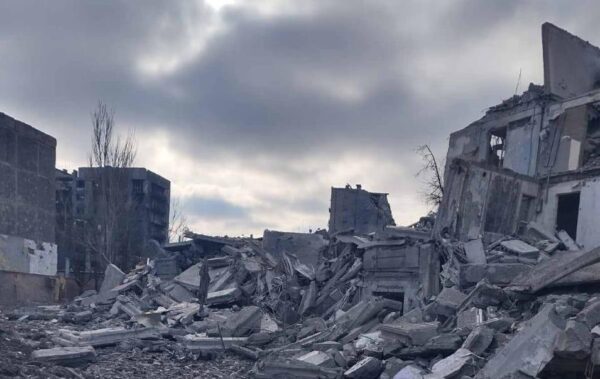 Росіяни скинули ФАБи на багатоповерхівки у Костянтинівці