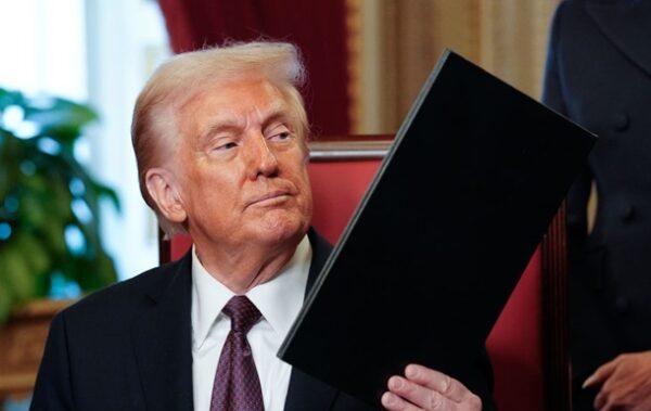 Трамп підписав для всіх країн глобальний тариф у 10%
