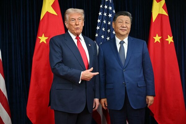Трамп провів розмову з Сі Цзіньпіном