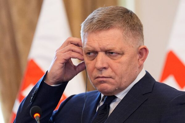 У Словаччині заявили, що Фіцо погрожує Україні за наказом РФ