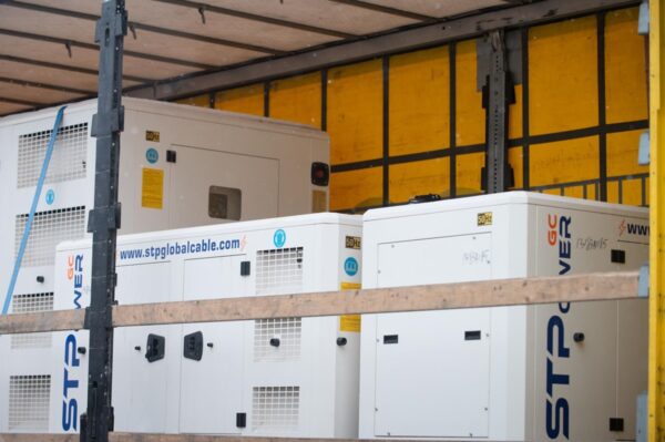 Україна отримала від Азербайджану 11 генераторів