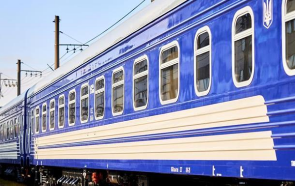 Укрзалізниця обмежила рух у чотирьох областях