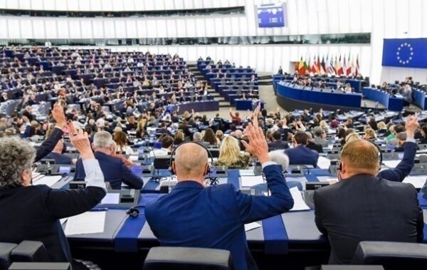 Європарламент схвалив 90 млрд євро для України