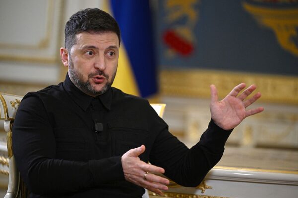 Зеленський емоційно звернувся до країн, які купують нафту в РФ