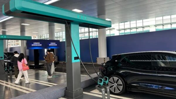 BYD представила електромобільну батарею, яка заряджається за 9 хвилин