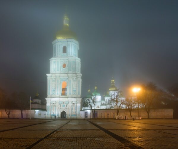 Часткові відключення світла продовжили на середу