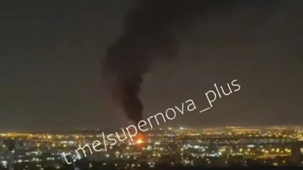 Іран атакував Дубаї: біля аеропорту гасять пожежу