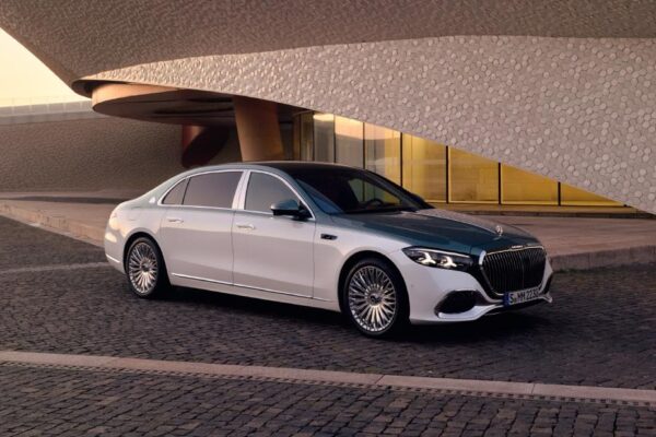 Mercedes представила оновлений Maybach S-Class