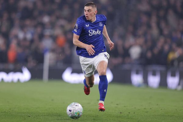 Миколенко заслуговує залишитися в Евертоні, вважають у клубі