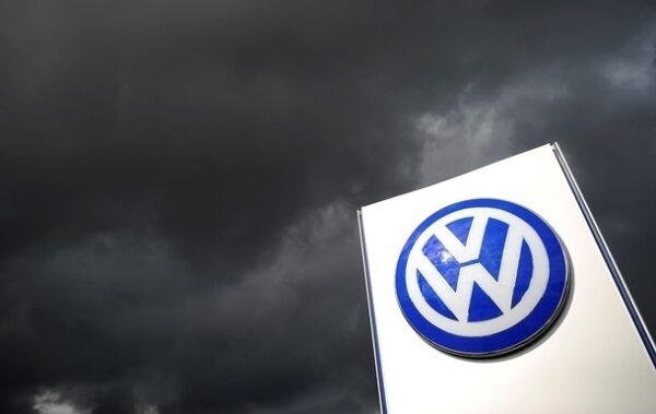 Прибуток Volkswagen впав майже вдвічі