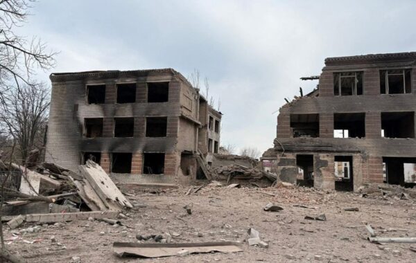 РФ ударила по Слов’янську: пошкоджено єдиний на Донеччині пологовий будинок