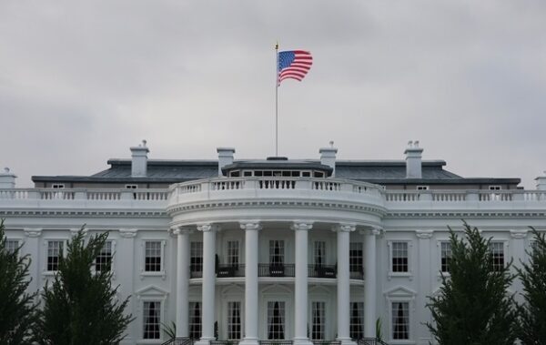 Шок у Затоці: чому Вашингтон мовчить, поки РФ “зливає” США Ірану