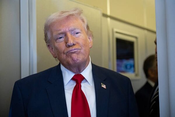 Сім країн обговорюють патрулювання протоки -Трамп