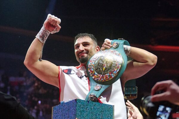 Тимчасовий чемпіон WBC прокоментував оголошення бою Усик – Верховен
