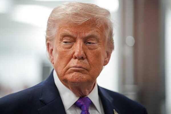 Трамп: Хочемо домовлятися з Іраном, та нема з ким