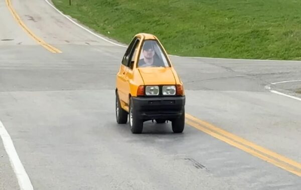 У США створили надвузьке авто