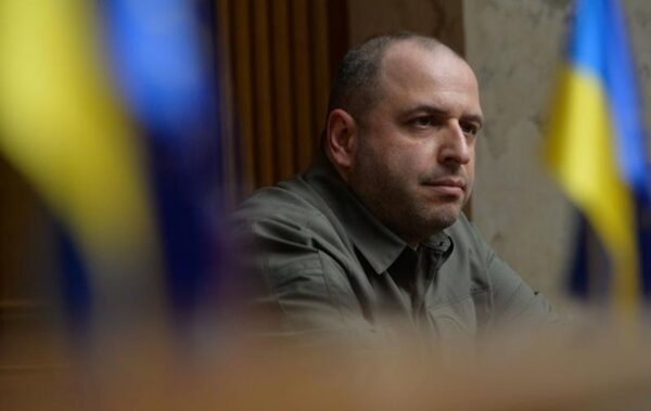 Умєров із військовими вирушив на Близький Схід