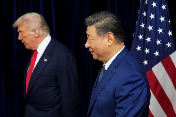 Вимагає допомоги з Ормузом: Трамп пригрозив відкласти саміт із Сі