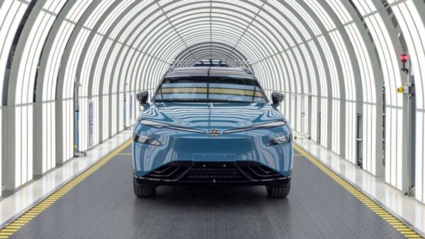 Volkswagen і XPeng запустили виробництво електрокросовера ID. Unyx 08