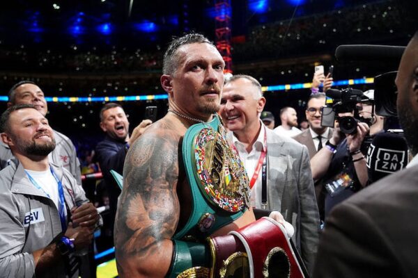 WBC пояснила ситуацію з поясом у поєдинку Усик – Верховен