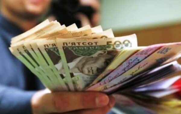 Якщо Україна не підвищить податки, то може лишитись без кредиту МВФ