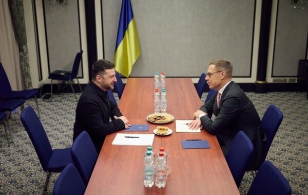 Зеленський і Стубб обговорили інцидент з дронами у Фінляндії