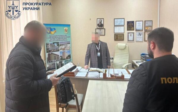 Керівництво Полтавської обллікарні заробило 11 млн на безоплатних операціях