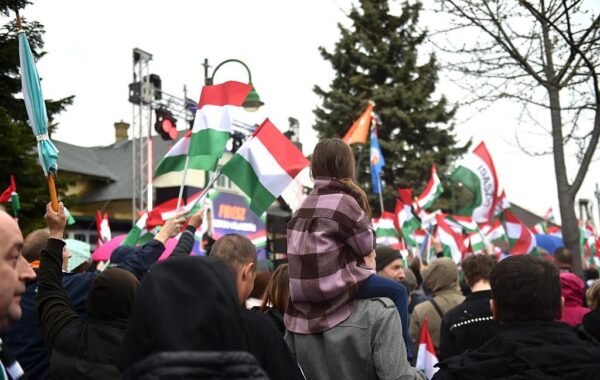 На виборах в Угорщині рекордна кількість охочих голосувати за кордоном