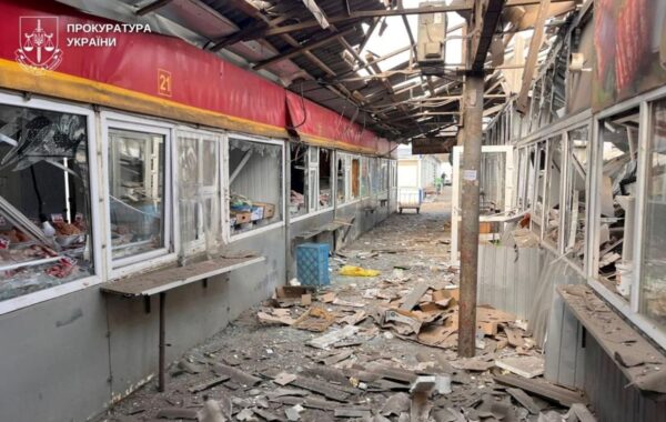 РФ атакувала ринок у Нікополі: п’ятеро загиблих та понад 20 поранених