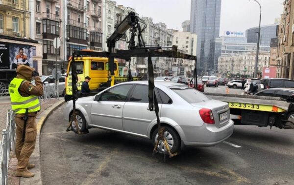 У Києві різко подорожчає евакуація автомобілів